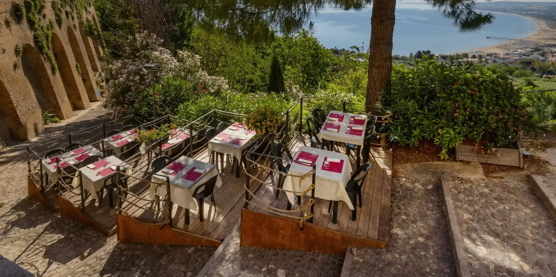 Terrazza panoramica del ristorante Don Magnifico